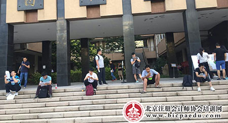 注會(huì)綜合階段考場(chǎng)外1.jpg